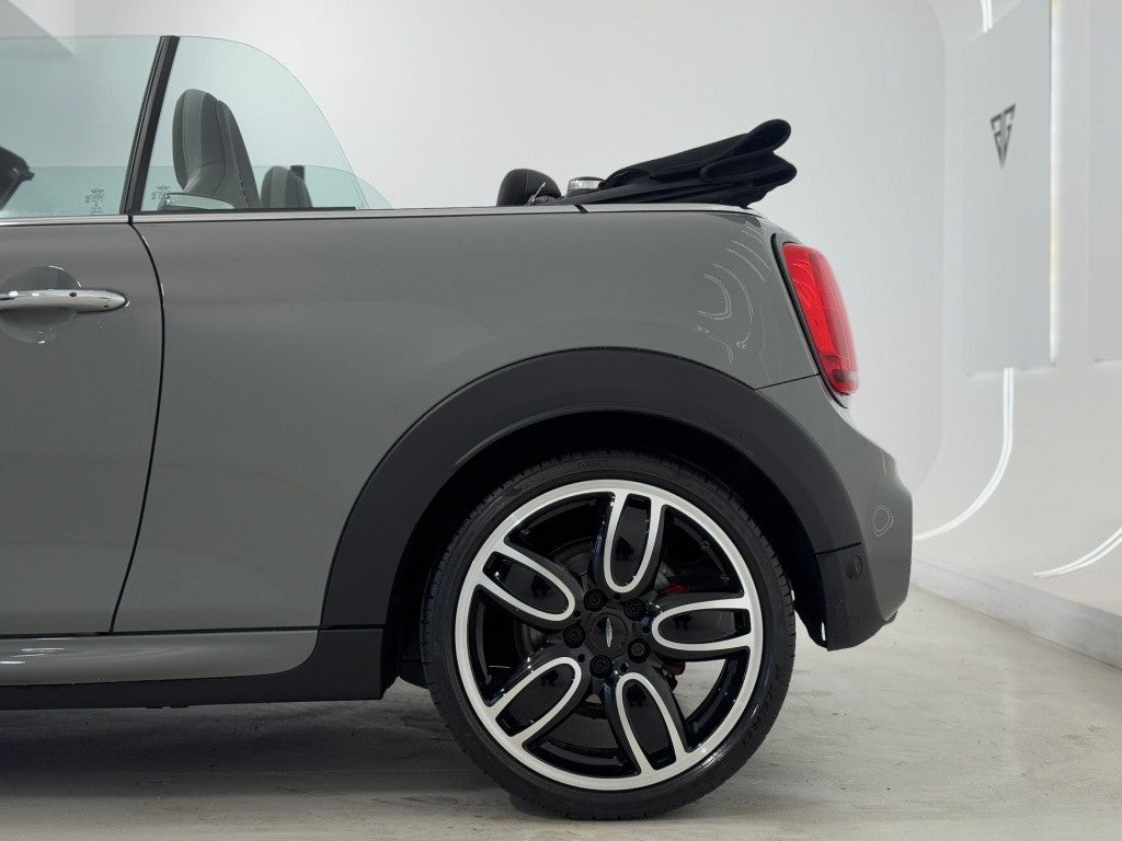 MINI Mini Cabrio John Cooper Works Aut.