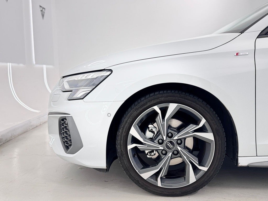 AUDI A3 Sedán 35 TFSI S line S tronic