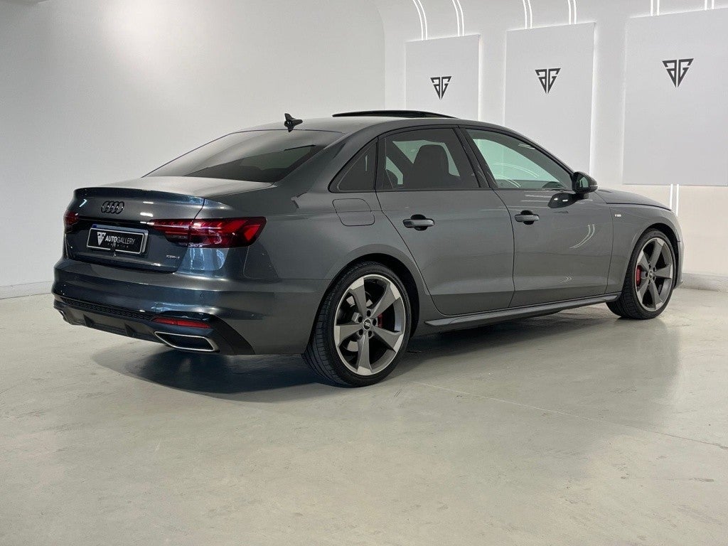 AUDI A4 40 TDI Black line S tronic quattro 150kW