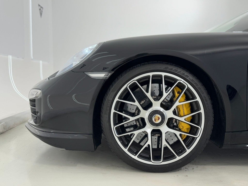 PORSCHE 911 Turbo S Coupé PDK