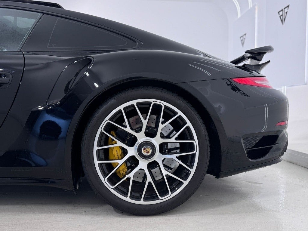 PORSCHE 911 Turbo S Coupé PDK