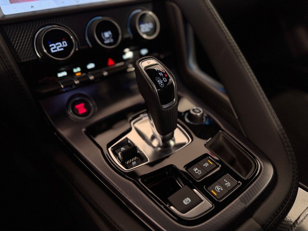 Jaguar F-Pace 3.0 l6 MHEV R-Dynamic S Aut. AWD 400