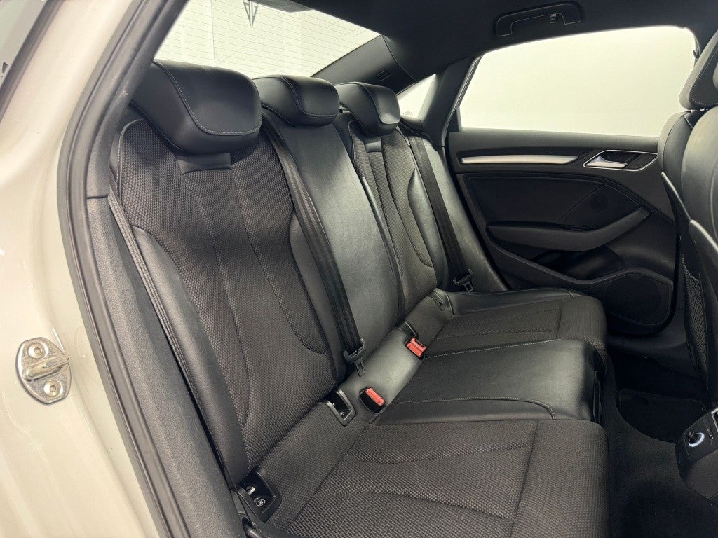 Audi A3 Sedán 35 TDI S line S tronic 110kW