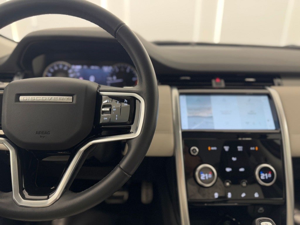 Land-Rover Discovery Sport 2.0D TD4 MHEV R-Dynamic SE AWD Auto 204