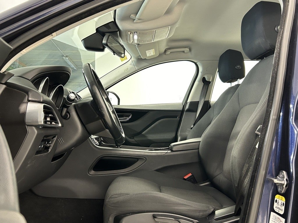 Jaguar F-Pace 2.0i4D Portfolio RWD 180