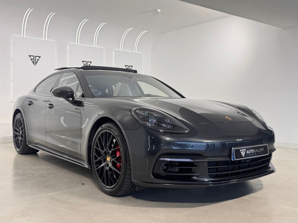Porsche Panamera 4 e-Hybrid