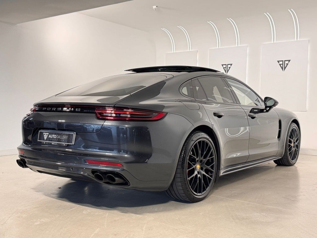 Porsche Panamera 4 e-Hybrid
