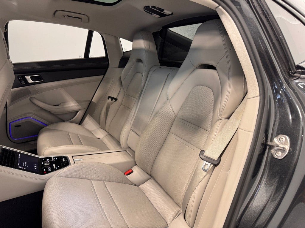 Porsche Panamera 4 e-Hybrid