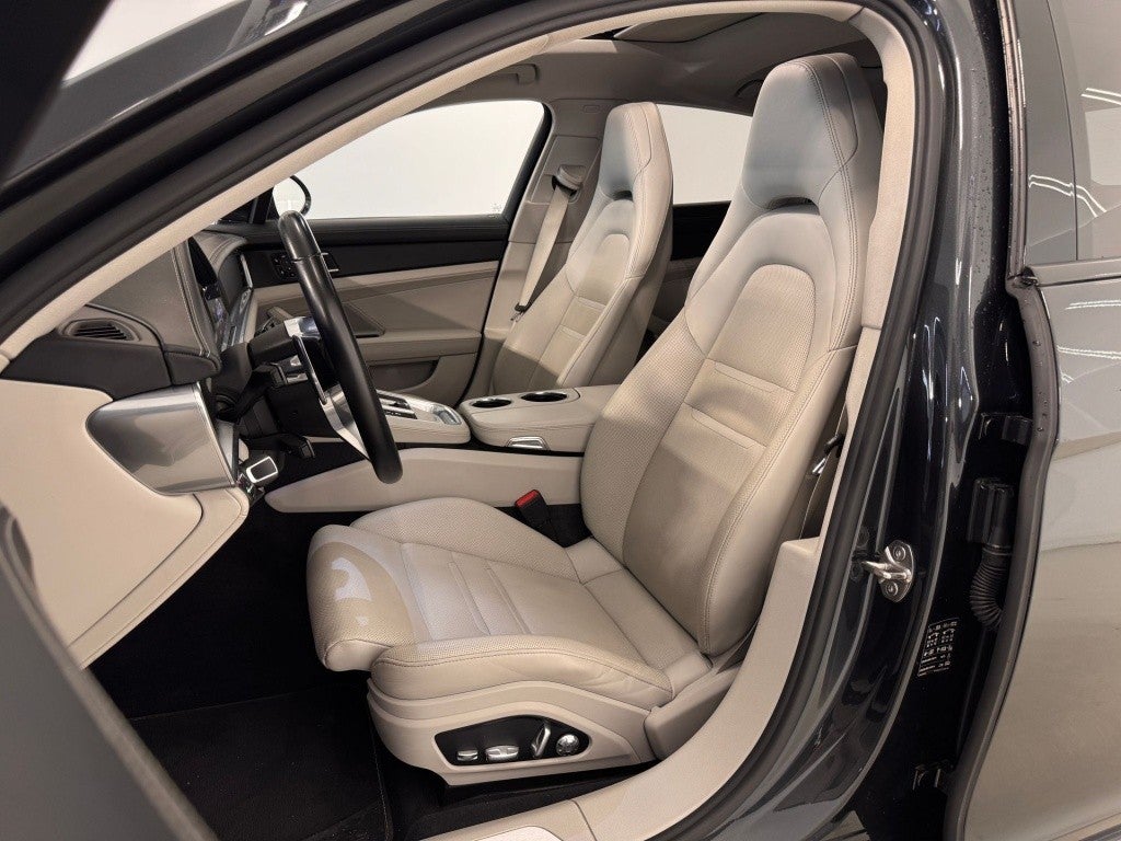 Porsche Panamera 4 e-Hybrid
