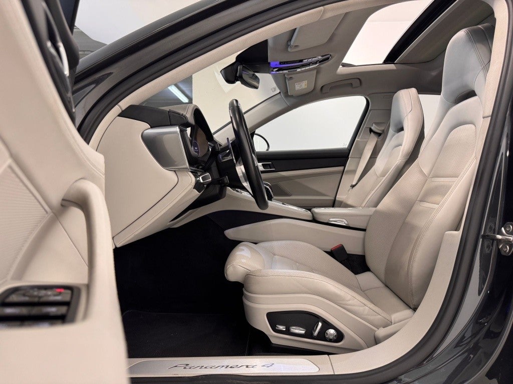 Porsche Panamera 4 e-Hybrid