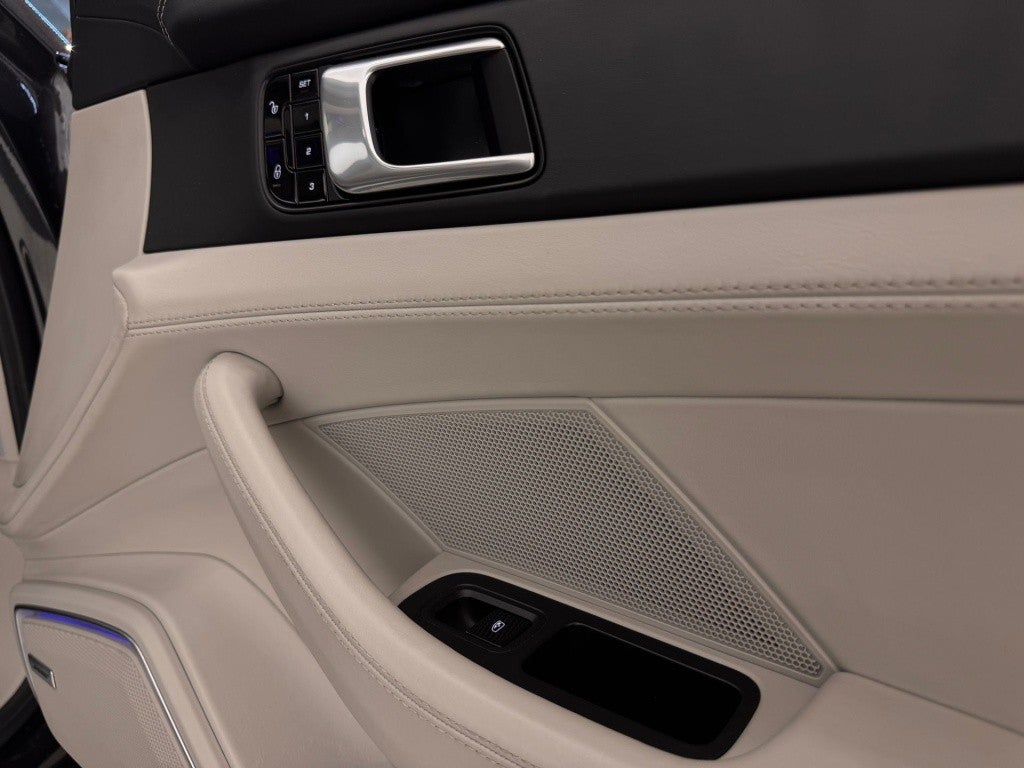 Porsche Panamera 4 e-Hybrid