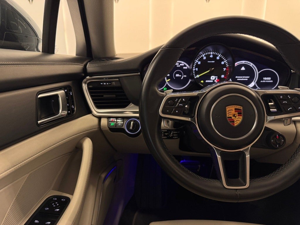 Porsche Panamera 4 e-Hybrid