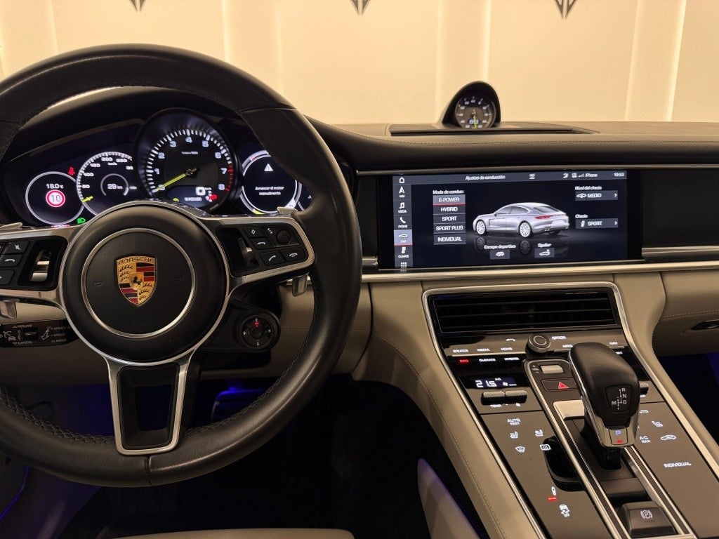 Porsche Panamera 4 e-Hybrid