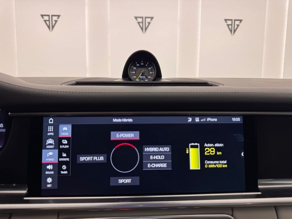 Porsche Panamera 4 e-Hybrid