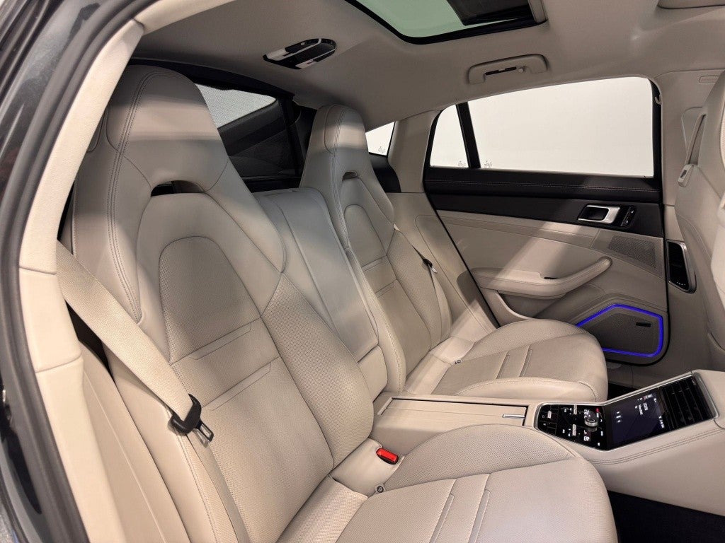 Porsche Panamera 4 e-Hybrid