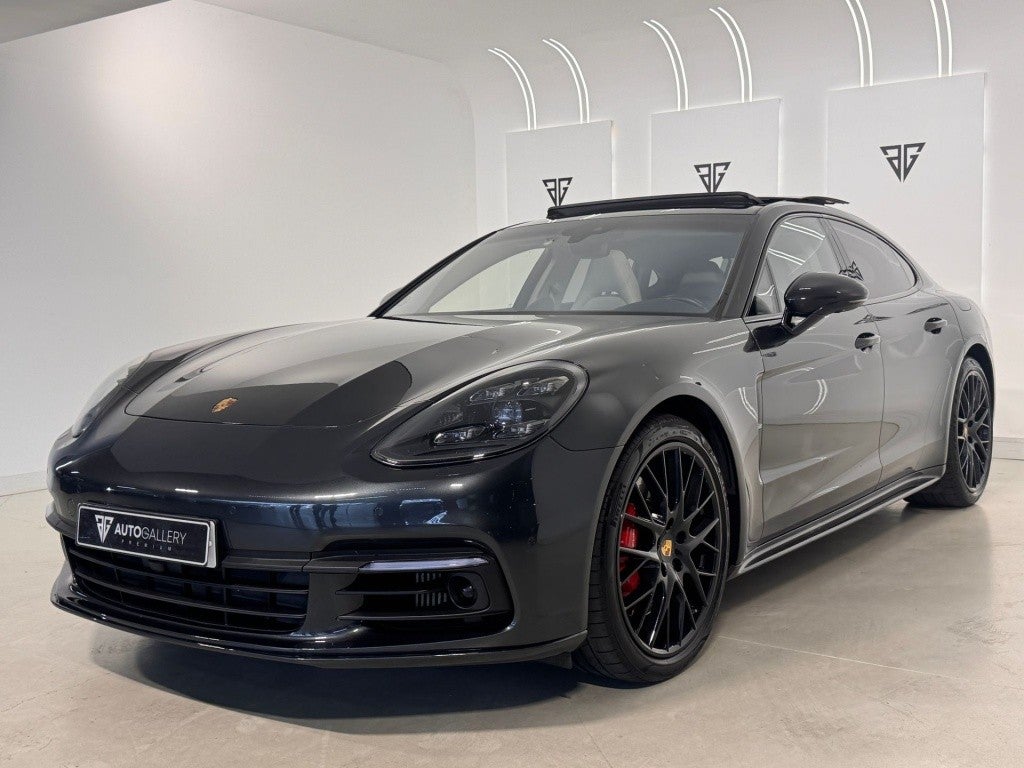 Porsche Panamera 4 e-Hybrid