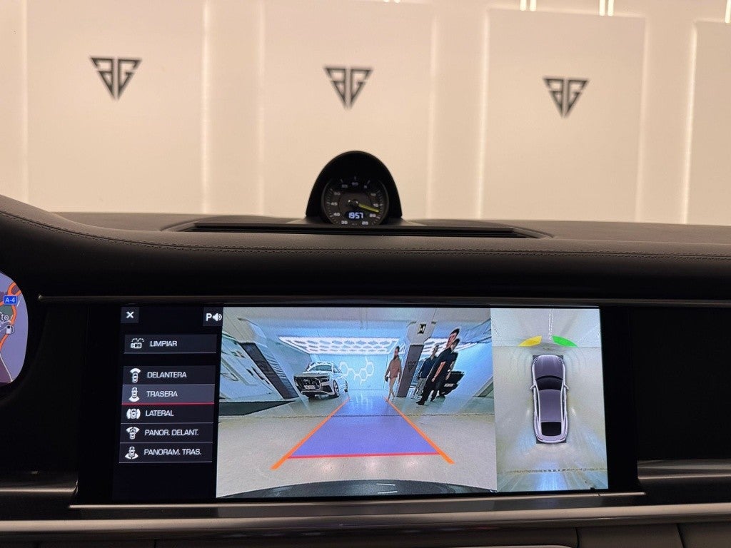 Porsche Panamera 4 e-Hybrid