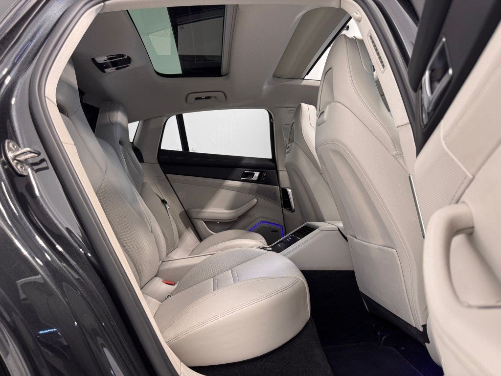 Porsche Panamera 4 e-Hybrid