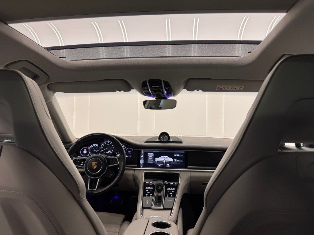 Porsche Panamera 4 e-Hybrid