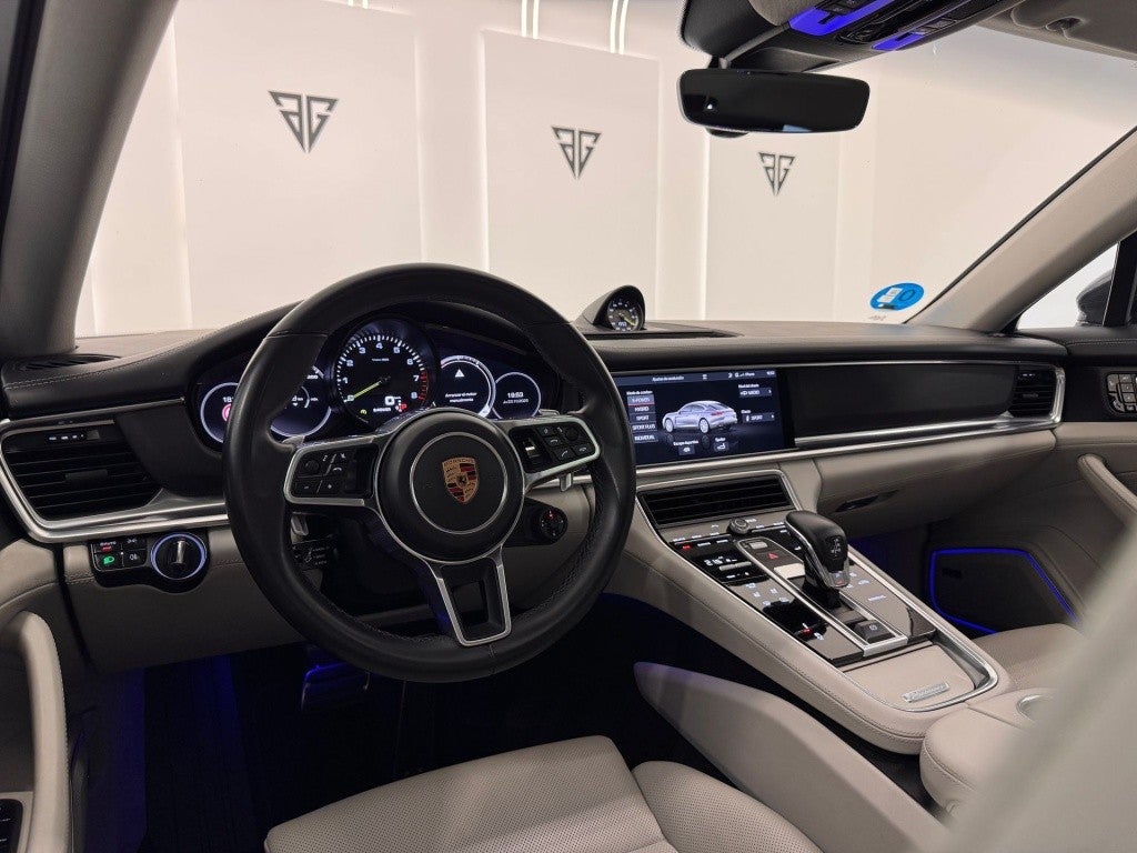Porsche Panamera 4 e-Hybrid