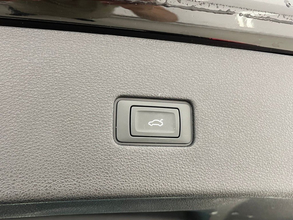 Audi Q8 55 TFSIe Black line quattro