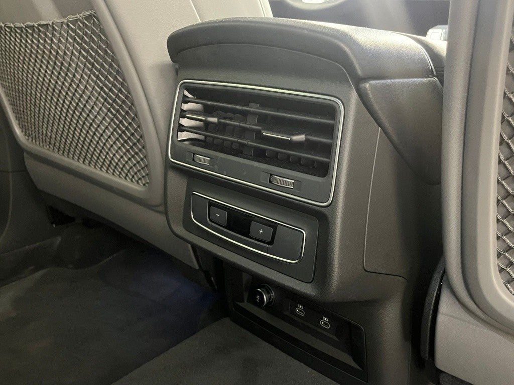 Audi Q8 55 TFSIe Black line quattro