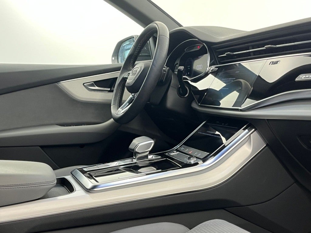 Audi Q8 55 TFSIe Black line quattro