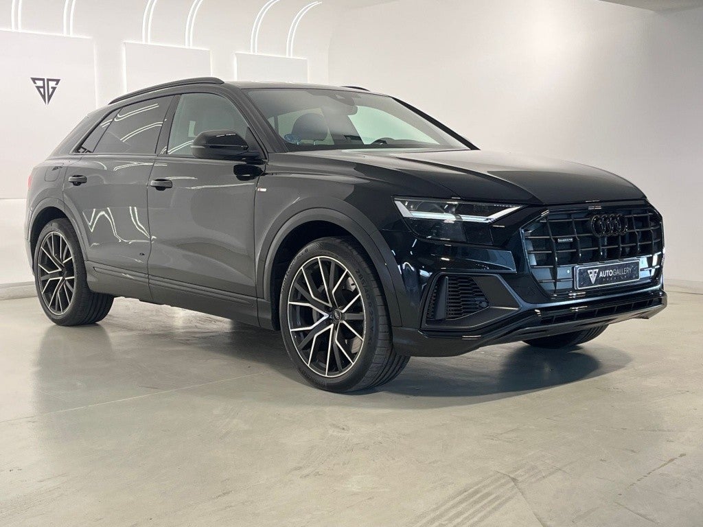 Audi Q8 55 TFSIe Black line quattro