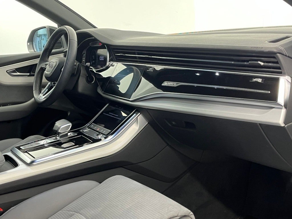 Audi Q8 55 TFSIe Black line quattro