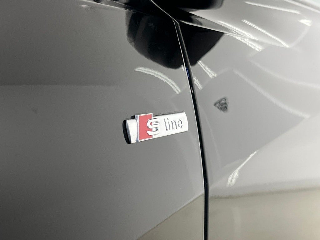 Audi Q8 55 TFSIe Black line quattro