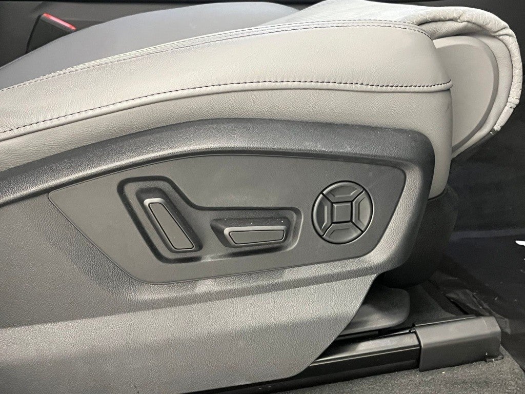 Audi Q8 55 TFSIe Black line quattro