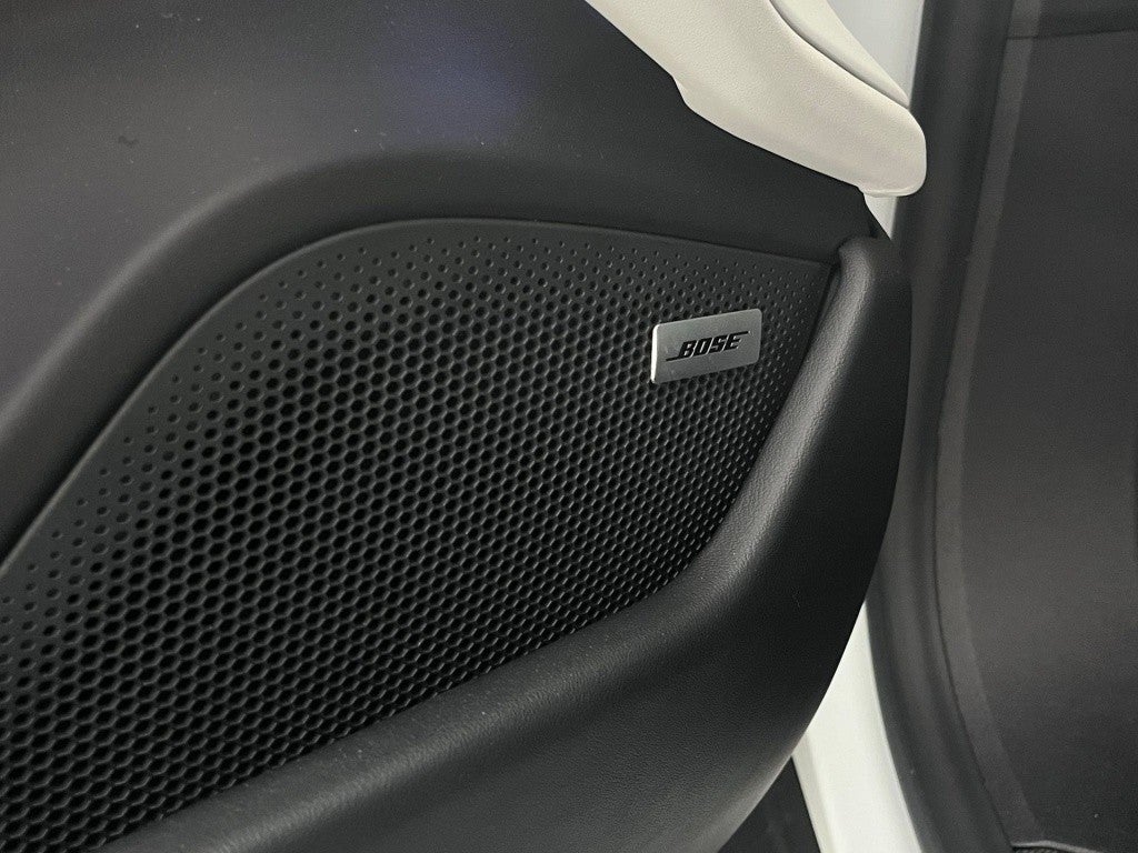 Porsche Taycan Turbo S Cross Turismo