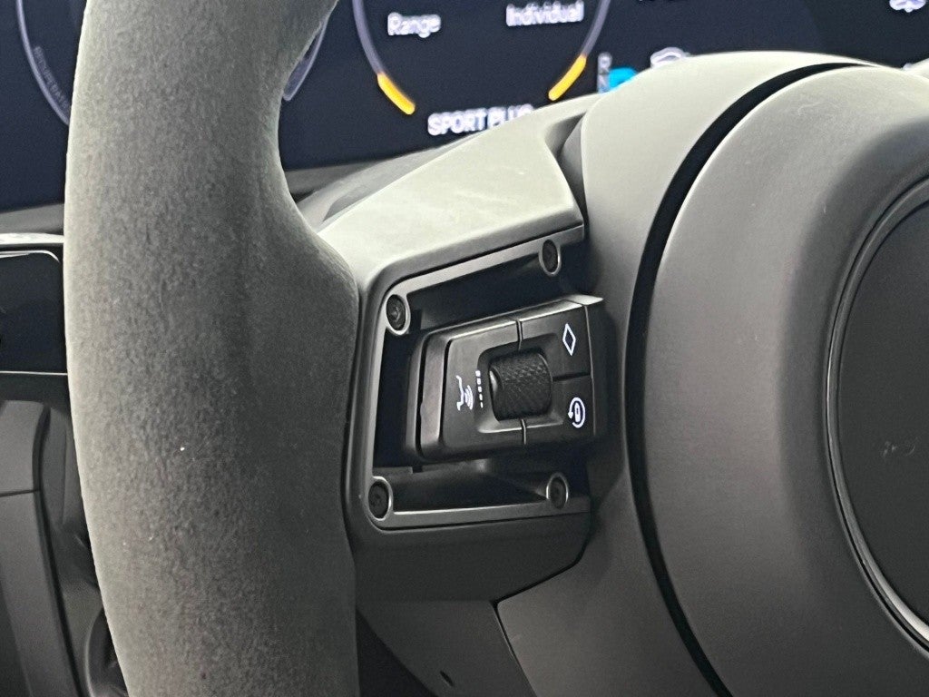 Porsche Taycan Turbo S Cross Turismo