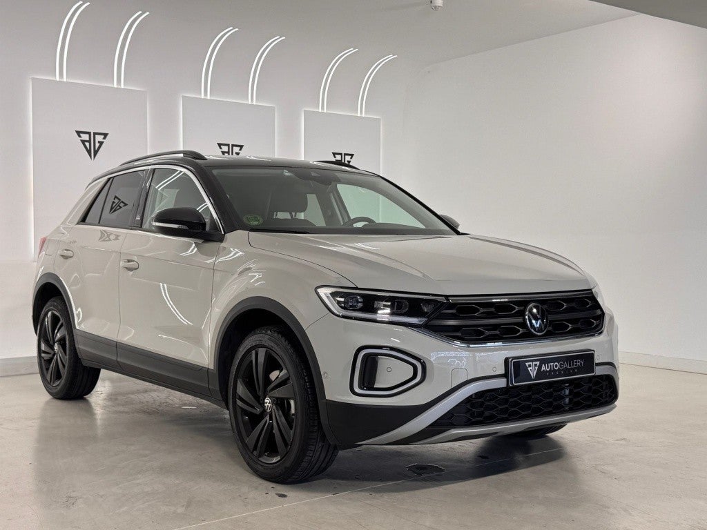 Volkswagen T-Roc 1.5 TSI Dark DSG7 110KW