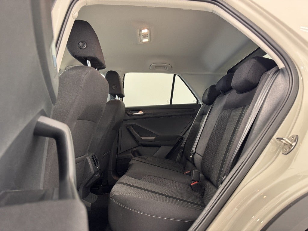 Volkswagen T-Roc 1.5 TSI Dark DSG7 110KW