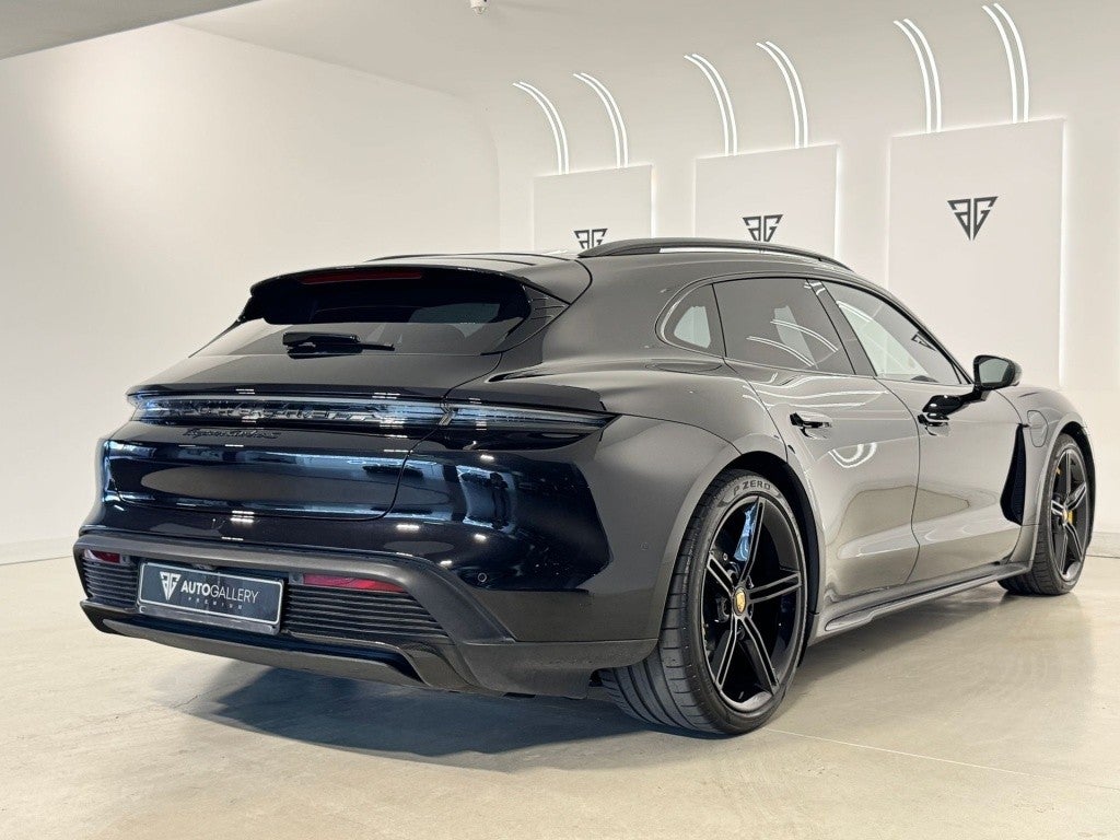 Porsche Taycan Turbo S Sport Turismo