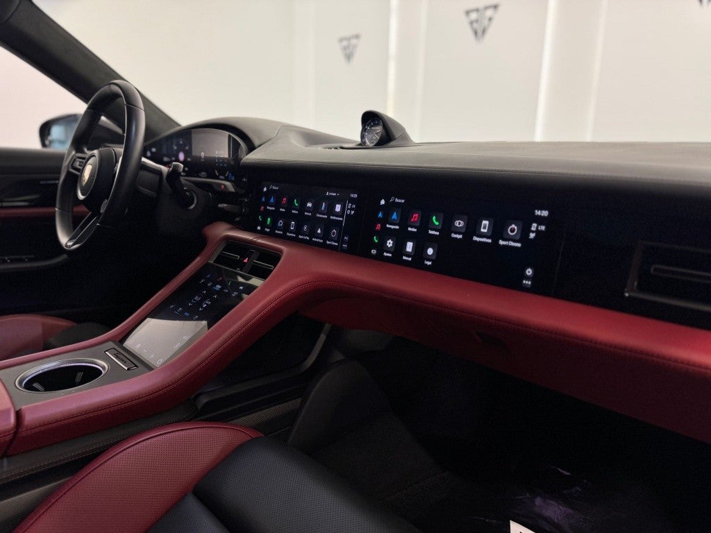 Porsche Taycan Turbo S Sport Turismo