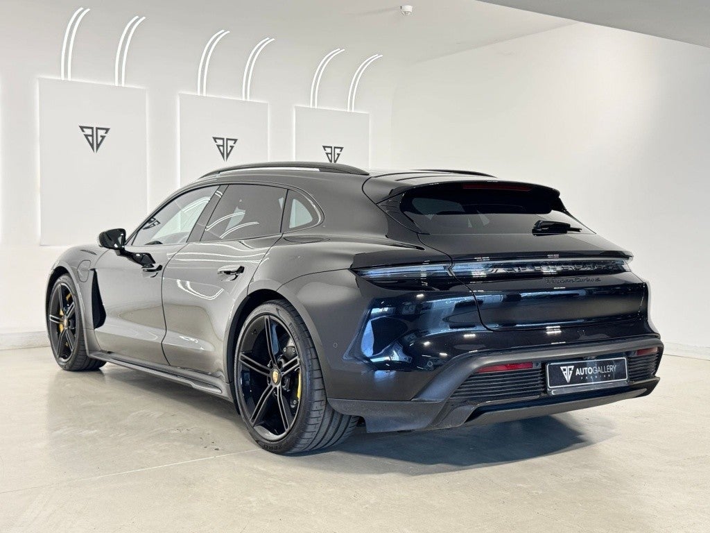 Porsche Taycan Turbo S Sport Turismo