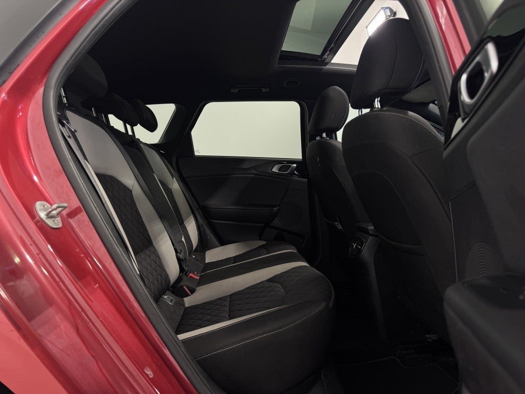 Kia Ceed Tourer 1.6 MHEV iMT GT Line 136