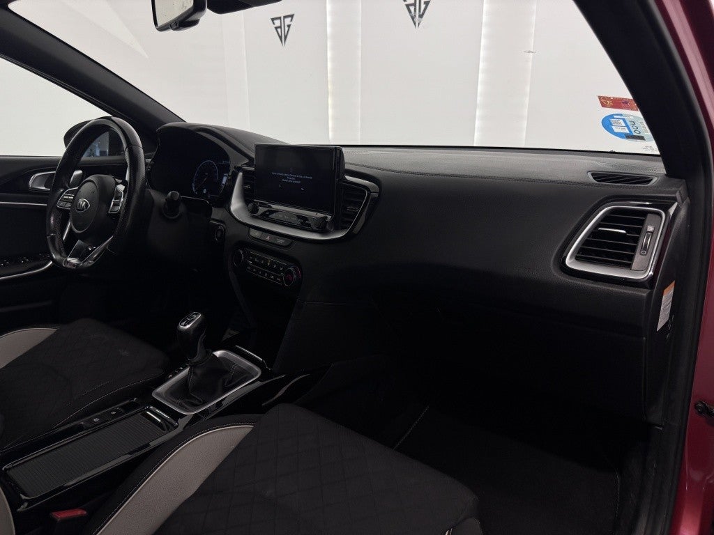 Kia Ceed Tourer 1.6 MHEV iMT GT Line 136