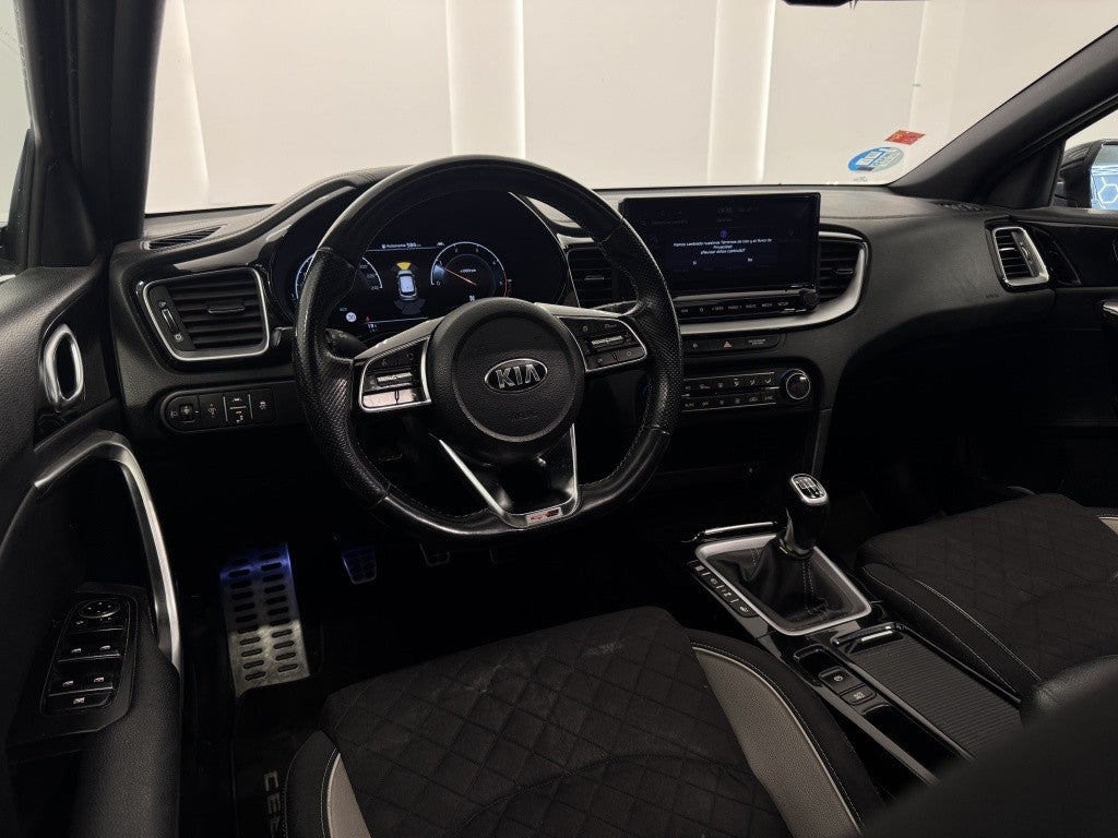 Kia Ceed Tourer 1.6 MHEV iMT GT Line 136