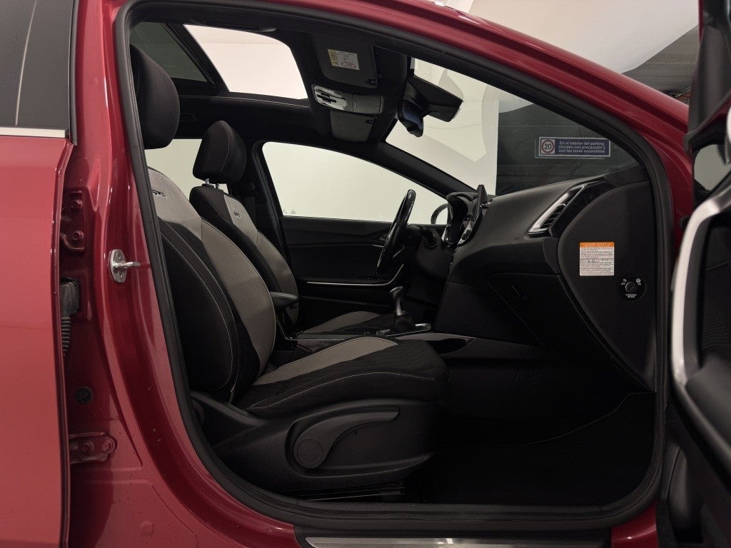 Kia Ceed Tourer 1.6 MHEV iMT GT Line 136