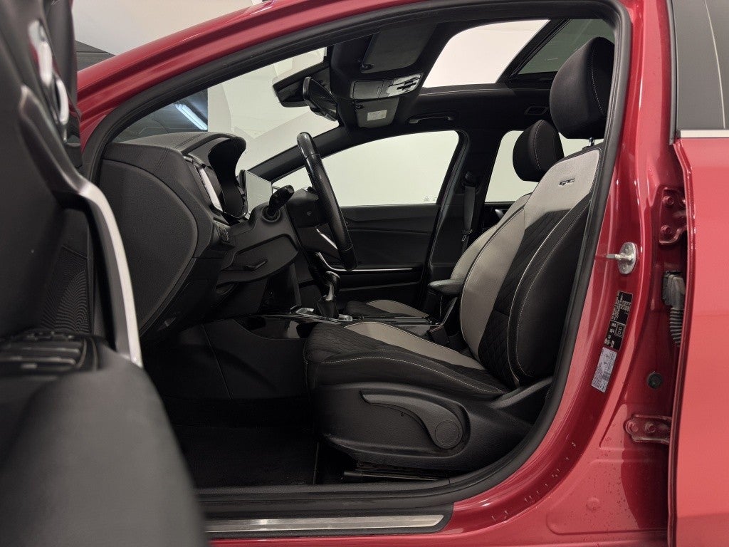 Kia Ceed Tourer 1.6 MHEV iMT GT Line 136