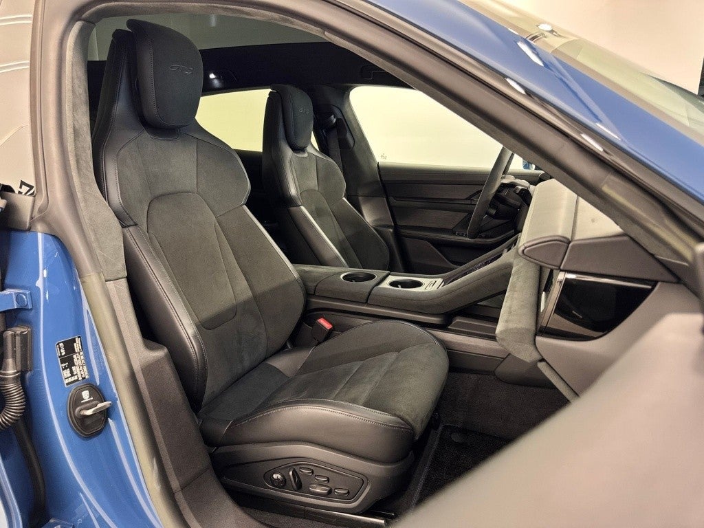 Porsche Taycan GTS Sport Turismo