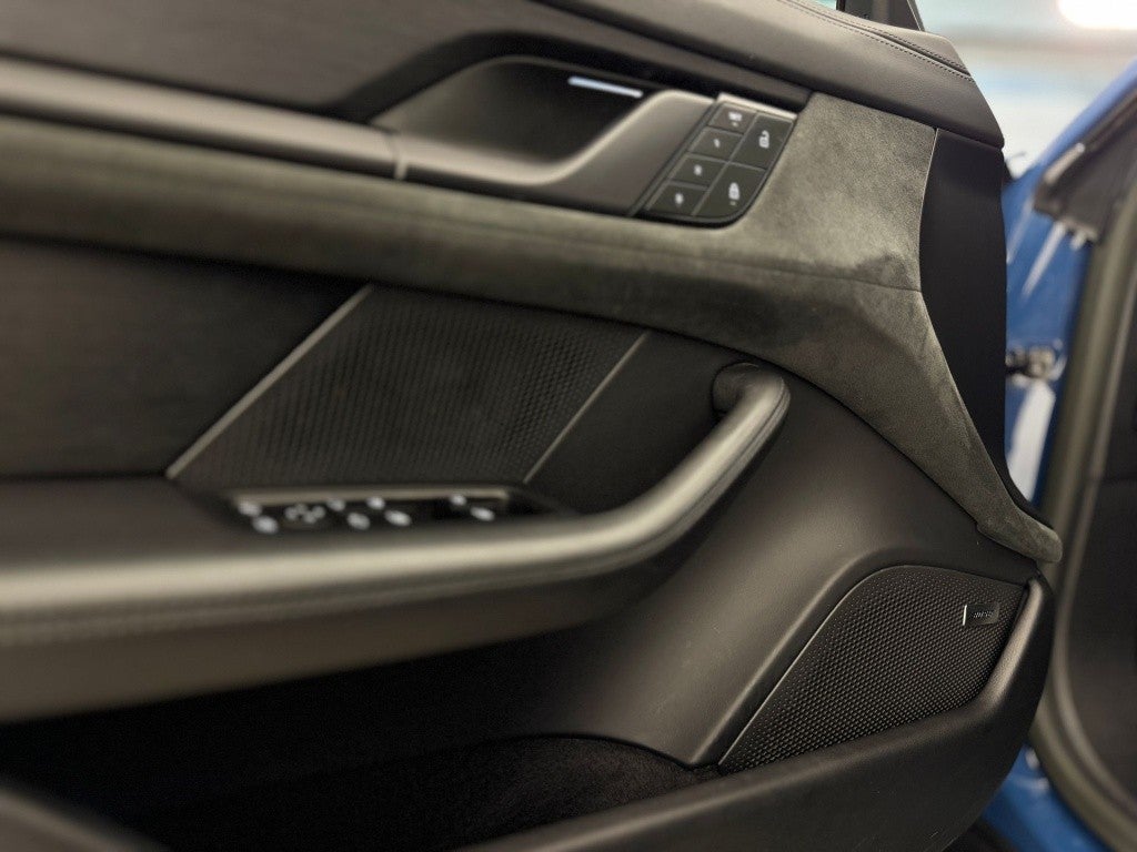 Porsche Taycan GTS Sport Turismo