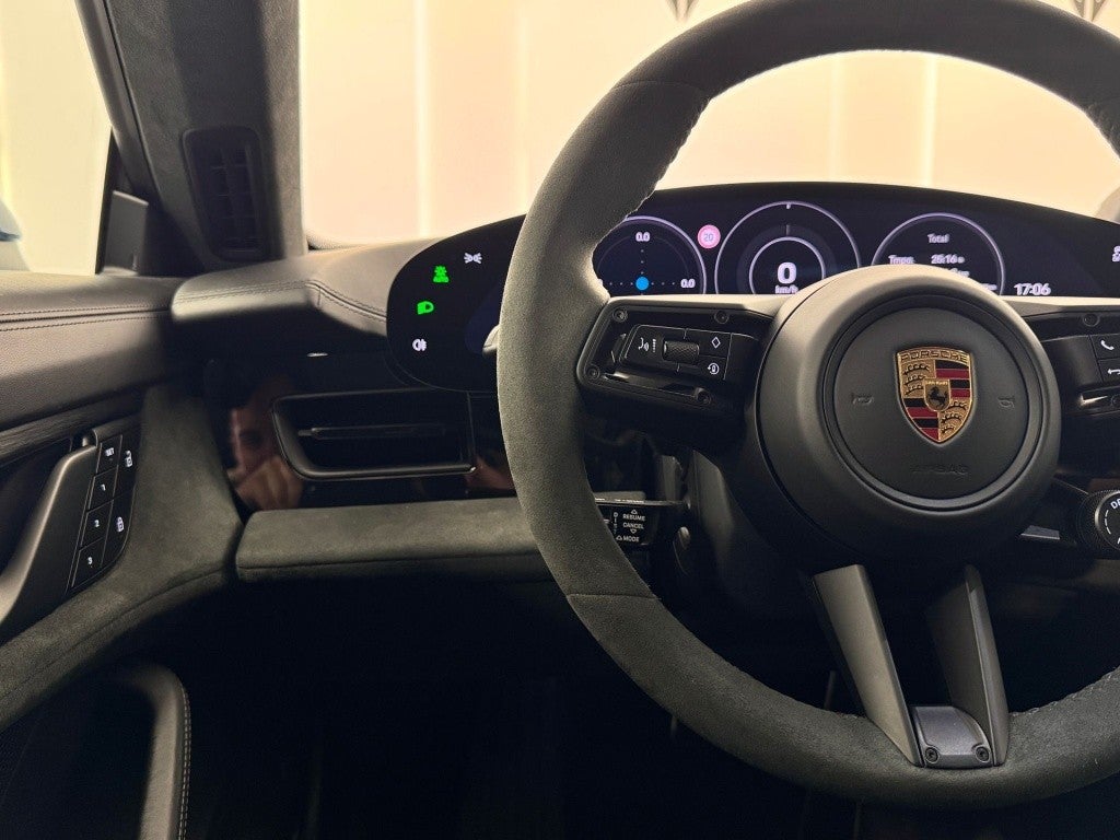 Porsche Taycan GTS Sport Turismo