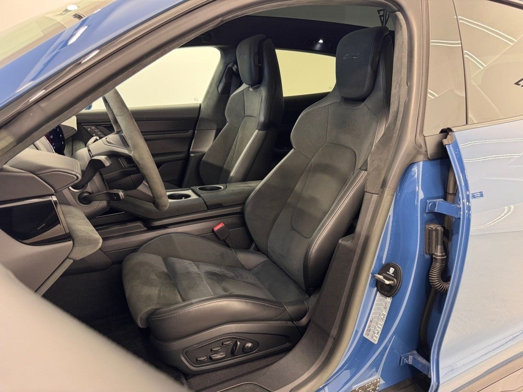 Porsche Taycan GTS Sport Turismo