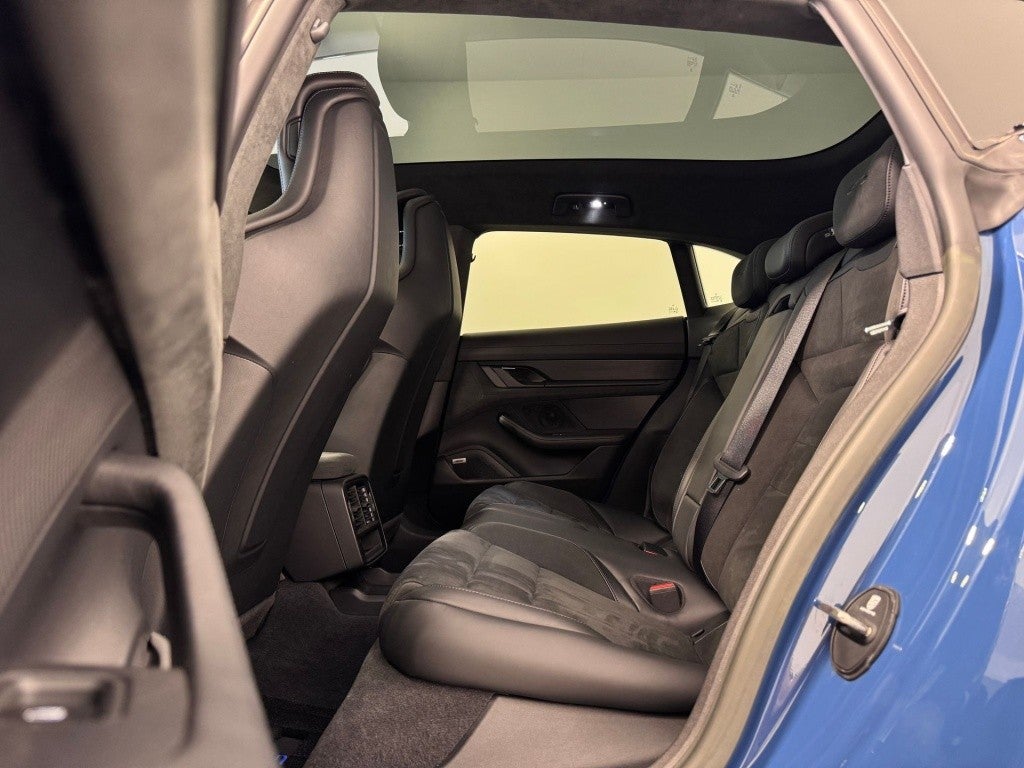 Porsche Taycan GTS Sport Turismo