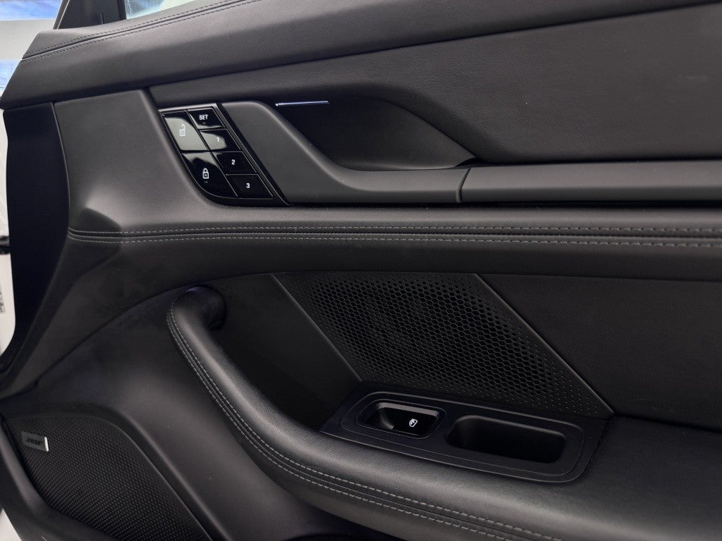 Porsche Taycan Turbo