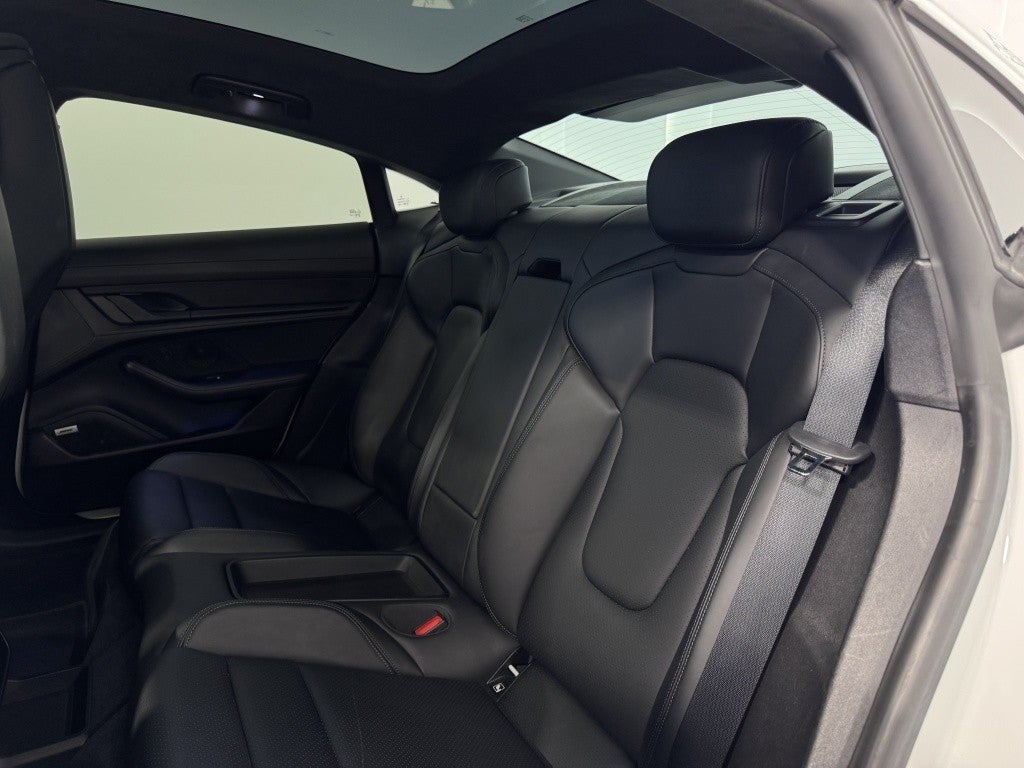 Porsche Taycan Turbo